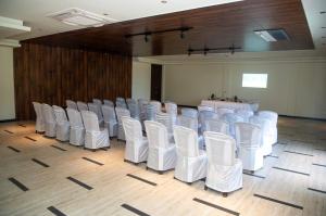 Konferenční prostory v ubytování The Acacia Morjim + 37 fotografií