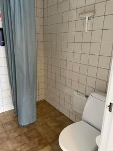 Koupelna v ubytování Motel Viborg + 22 fotografií