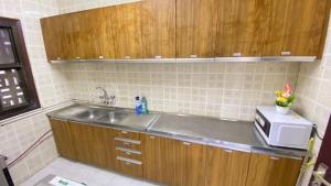 Nhà bếp/bếp nhỏ tại Female sharing room in city center