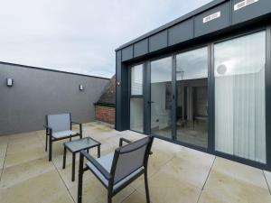 Μπαλκόνι ή βεράντα στο Stylish Central Flat with Private Rooftop Terrace Pass the Keys