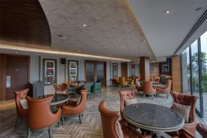 Grand Mirage Dhanbad, a member of Radisson Individuals的休息区