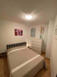 Ένα ή περισσότερα κρεβάτια σε δωμάτιο στο Valras-Loc - T2 Piscine Terrasse