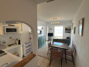 Køkken eller tekøkken på Valras-Loc - Front de Mer avec Vue Superbe