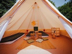 Posezení v ubytování Salinko Glamping
