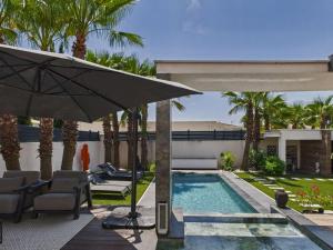 Fotografia z galérie ubytovania Villa Contemporaine 4 Pièces avec Piscine, Jardin et Wi-Fi à Agde, Proche Plage et Commerces - FR-1-423-257 v destinácii Le Grau-dʼAgde