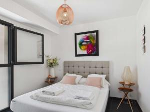 Fotografia z galérie ubytovania Villa Contemporaine 4 Pièces avec Piscine, Jardin et Wi-Fi à Agde, Proche Plage et Commerces - FR-1-423-257 v destinácii Le Grau-dʼAgde