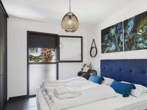 Fotografia z galérie ubytovania Villa Contemporaine 4 Pièces avec Piscine, Jardin et Wi-Fi à Agde, Proche Plage et Commerces - FR-1-423-257 v destinácii Le Grau-dʼAgde