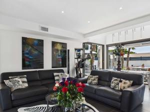 Fotografia z galérie ubytovania Villa Contemporaine 4 Pièces avec Piscine, Jardin et Wi-Fi à Agde, Proche Plage et Commerces - FR-1-423-257 v destinácii Le Grau-dʼAgde