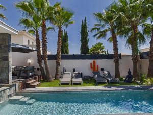Fotografia z galérie ubytovania Villa Contemporaine 4 Pièces avec Piscine, Jardin et Wi-Fi à Agde, Proche Plage et Commerces - FR-1-423-257 v destinácii Le Grau-dʼAgde