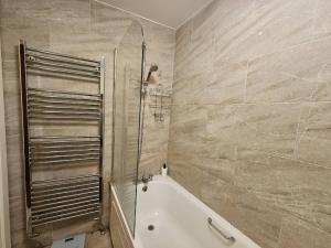 Koupelna v ubytování Central Apartment In Belfast City Centre