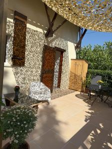 Το κτήριο όπου στεγάζεται  το διαμέρισμα