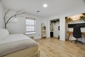 Ένα ή περισσότερα κρεβάτια σε δωμάτιο στο Luxury Villa with Hot Tub Movies Arcade Breakfast Gym +108 φωτογραφίες