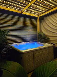 Φωτογραφία από το άλμπουμ του Luxury Villa with Hot Tub Movies Arcade Breakfast Gym σε Tobyhanna