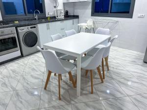 Kuchyň nebo kuchyňský kout v ubytování Appartement Alhoceima