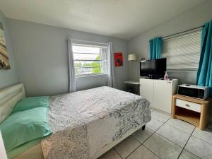 Μια τηλεόραση ή/και κέντρο ψυχαγωγίας στο Room Palma