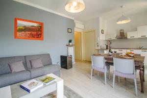 Kuchyňa alebo kuchynka v ubytovaní La Rosa nel Borgo - Suite con balcone e garage