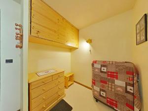 Łóżko lub łóżka w pokoju w obiekcie Studio cabine 4 pers avec terrasse et garage, proche navettes ski - Le Grand-Bornand - FR-1-241-242