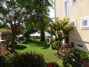 Zahrada ubytování Apartments Toni, Borik