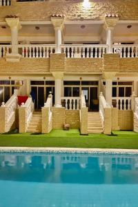 Bazén v ubytování Lucky palace Dahab nebo v jeho okolí