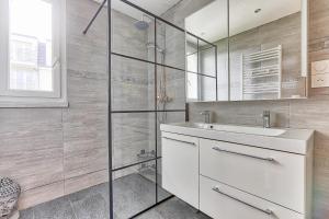 Billede fra billedgalleriet på Maison de 3 chambres et un salon sur les quais de Seine proche de Paris i Villeneuve-la-Garenne