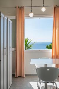 Ein allgemeiner Meerblick oder ein Meerblick von des Hotels aus