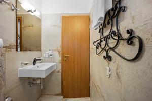 Bagno di Boutique Guesthouse Sveti Petar, on the beach, heated pool & boat berth - ADULT ONLY