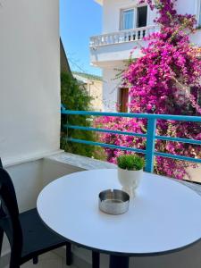 Gallery image of Helios Rooms in Sarandë +65 photos