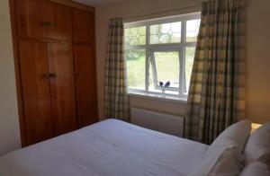 Letto o letti in una camera di Druminoo Ocean View Killybegs Pet friendly