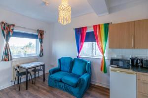 Køkken eller tekøkken på Glastonbury!-CountrysideViews-Sleeps2