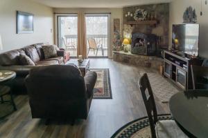 Χώρος καθιστικού στο Braircliff Condo