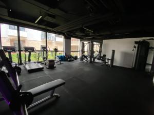 Fitness centrum a/nebo fitness zařízení v ubytování Reda City Apartament Bronowicka
