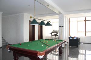 Biliár nebo kulečník v ubytování Hotel 725