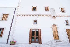 The facade or entrance of Masseria Lacatena