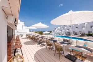 Bazén v ubytovaní Barceló Portinatx - Adults Only alebo v jeho blízkosti