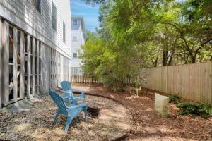 Zahrada ubytování Mt Pleasant Beach Retreat- Mins to Sullivan's IOP