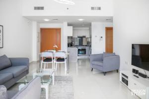 O bucătărie sau chicinetă la LIGHT APARTMENT by Design Studio