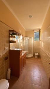 Koupelna v ubytování Disconnection and comfort in nature Your stay in the Lemon Room