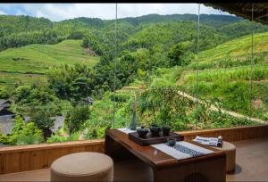 山林小屋周边自然景观