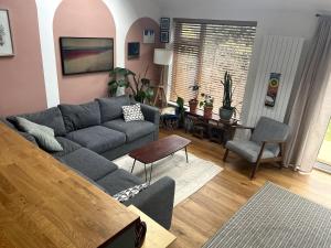 Χώρος καθιστικού στο Big Family House Central Dublin