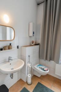 Ένα μπάνιο στο Luxury apartment center of Düsseldorf +52 φωτογραφίες