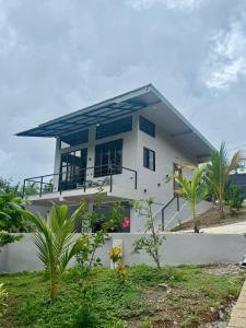 Κήπος έξω από το Jungle Glory Homes' La Joya