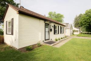 Το κτήριο όπου στεγάζεται  η παραθεριστική κατοικία