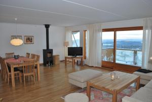 NordseterにあるNordseter Fjellpark, Sentrumのリビングルーム(テーブル付)、眺めの良いリビングルーム