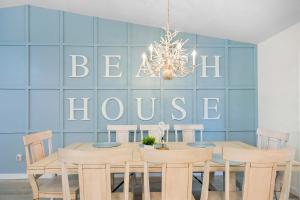 Φωτογραφία από το άλμπουμ του 3BR Family Getaway Steps to Sand & Sun σε St. Augustine