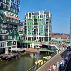 Tòa nhà nơi căn hộ tọa lạc +33 ảnh