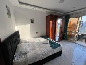 Легло или легла в стая в Middle East Stay & Tours