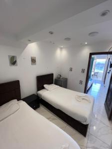 Легло или легла в стая в Middle East Stay & Tours