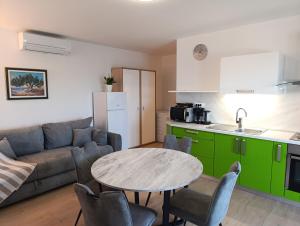 Kuchyň nebo kuchyňský kout v ubytování Apartments Valentina-B