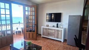 Η κουζίνα ή μικρή κουζίνα στο Bryan Ocean Views in Garachico +20 φωτογραφίες