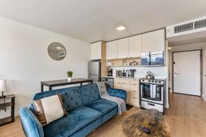 Η κουζίνα ή μικρή κουζίνα στο Cozy Mountain View Queen Bed Free Pkg Gym